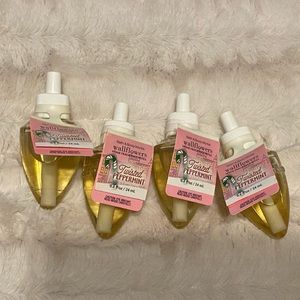 Bath and Bodyworks set of 4 twisted peppermint wallflowers